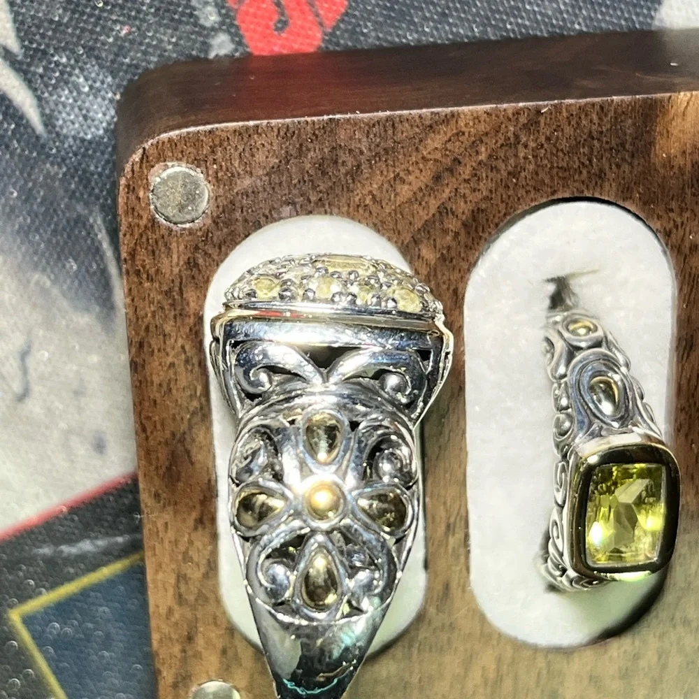 Rare Vintage John Hardy 925/n 18K Gold Multi Stone Dot ring
Sold. Sold - Picture 6 of 7
